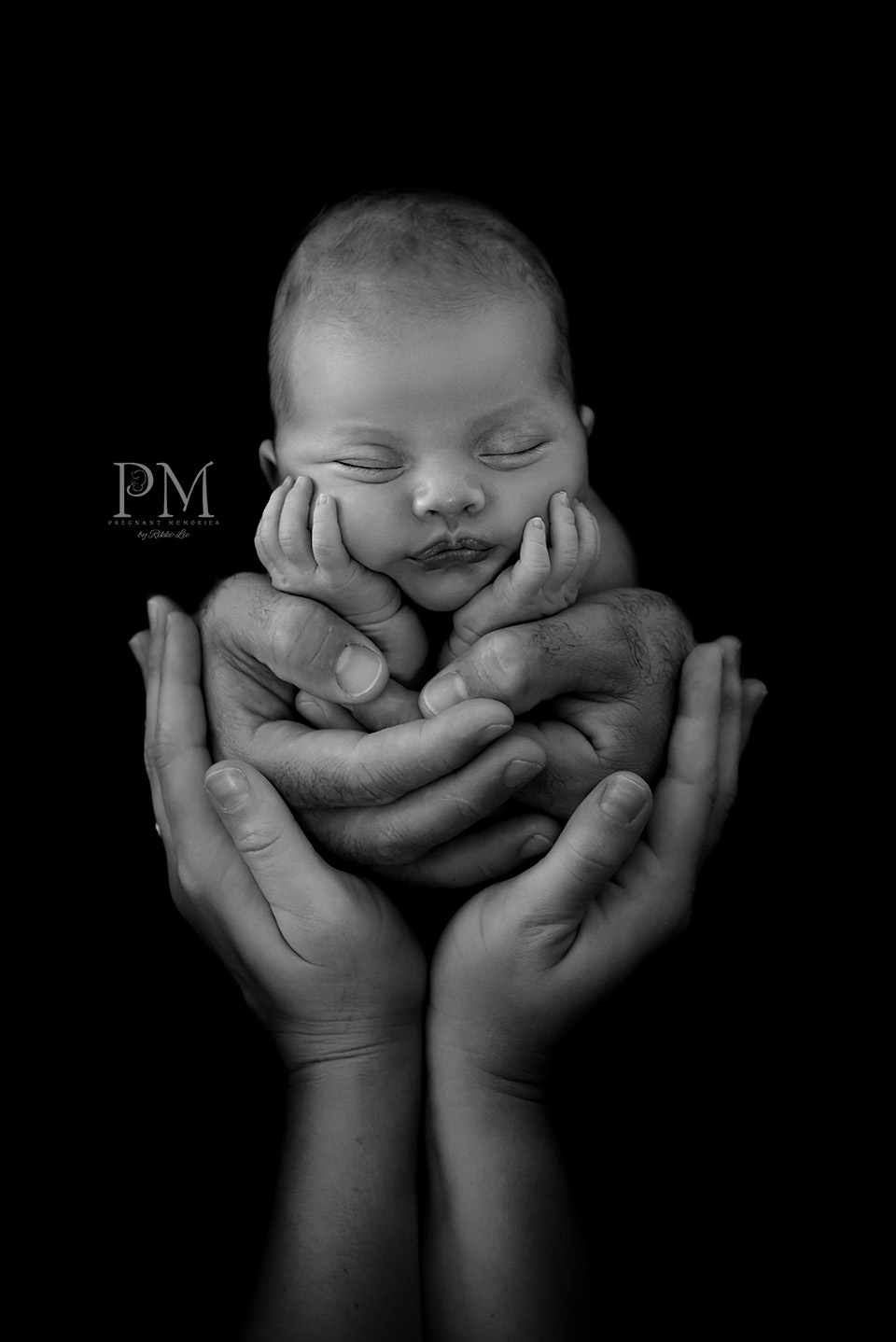 Beautiful newborn photography by Rikki-Lee.